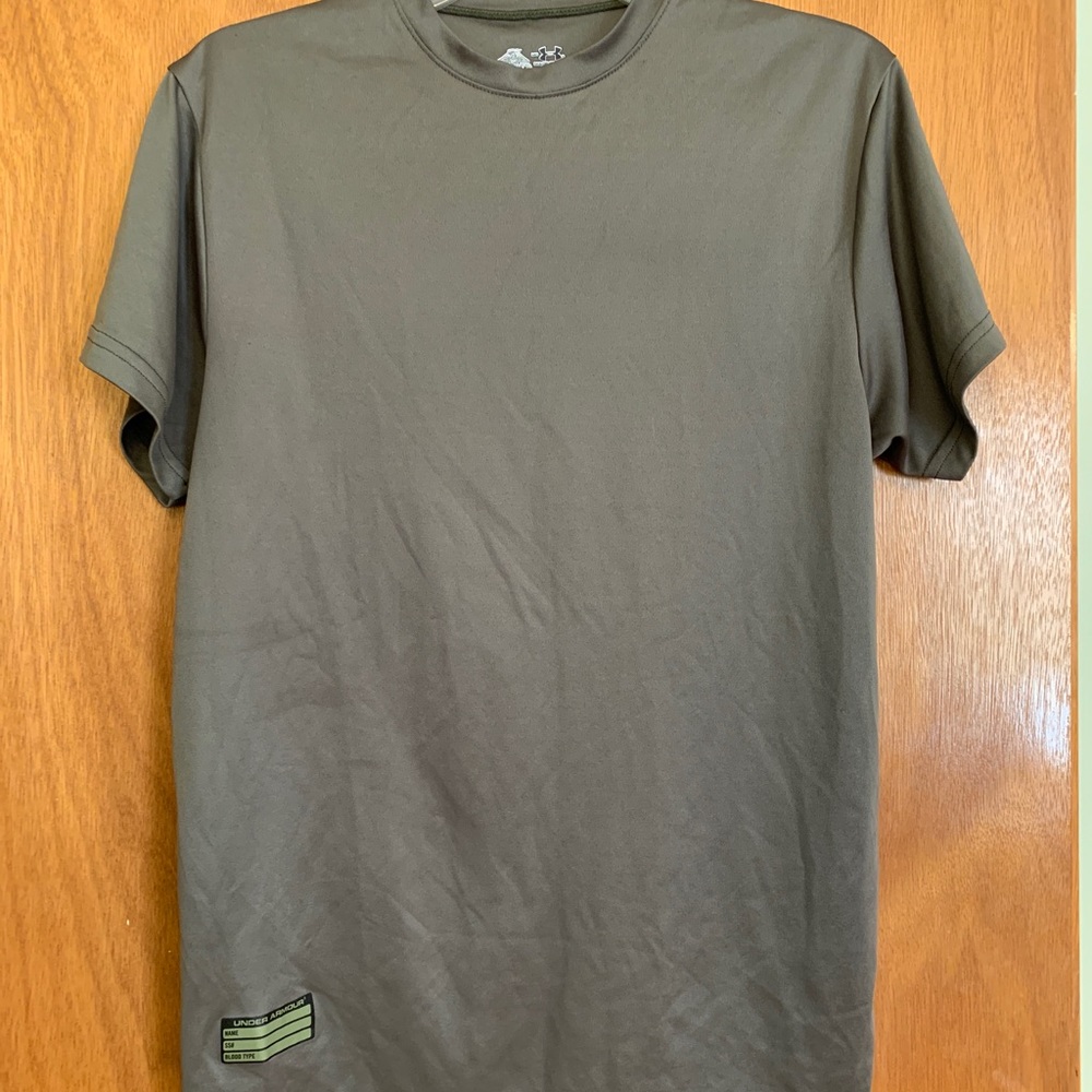 Under Armour  Marine Corps army Green Medium T-shirt